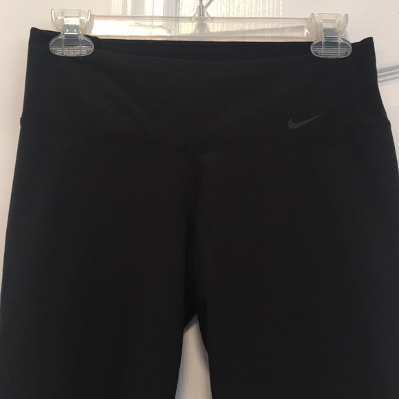 NIKE Women’s DRI-FIT CAPRI PANTS - Picture 2 of 7